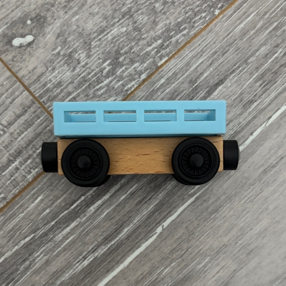 Thomas & Friends Snowy Rails Cargo Car - Picture 7 of 9